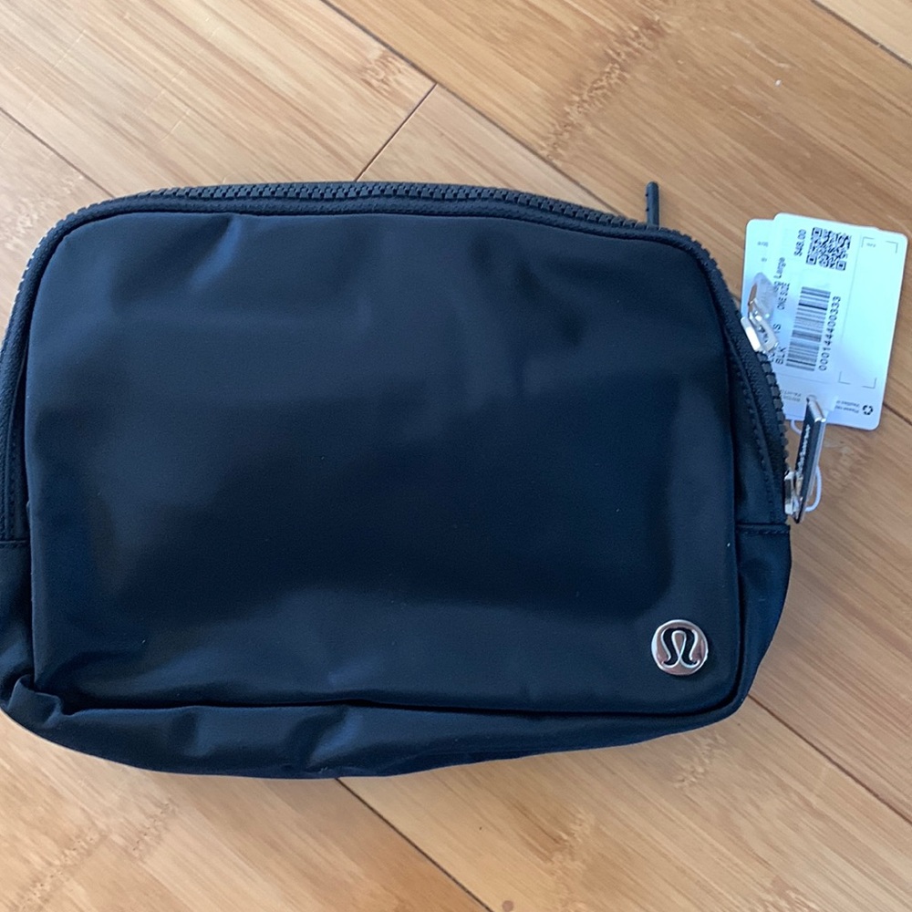 Lululemon Everywhere Belt Bag Large